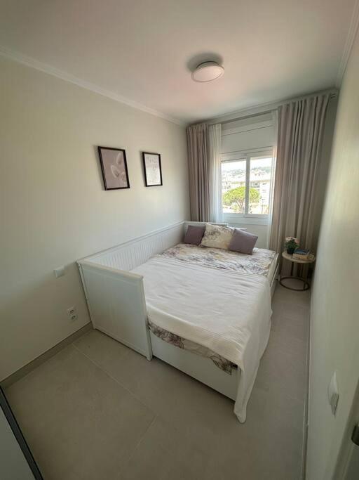 Apartamento Cunit, Front Line With Sea View Exterior foto