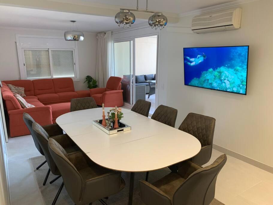 Apartamento Cunit, Front Line With Sea View Exterior foto