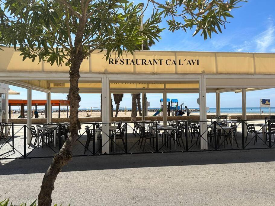 Apartamento Cunit, Front Line With Sea View Exterior foto