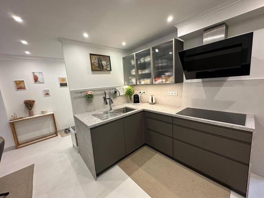 Apartamento Cunit, Front Line With Sea View Exterior foto
